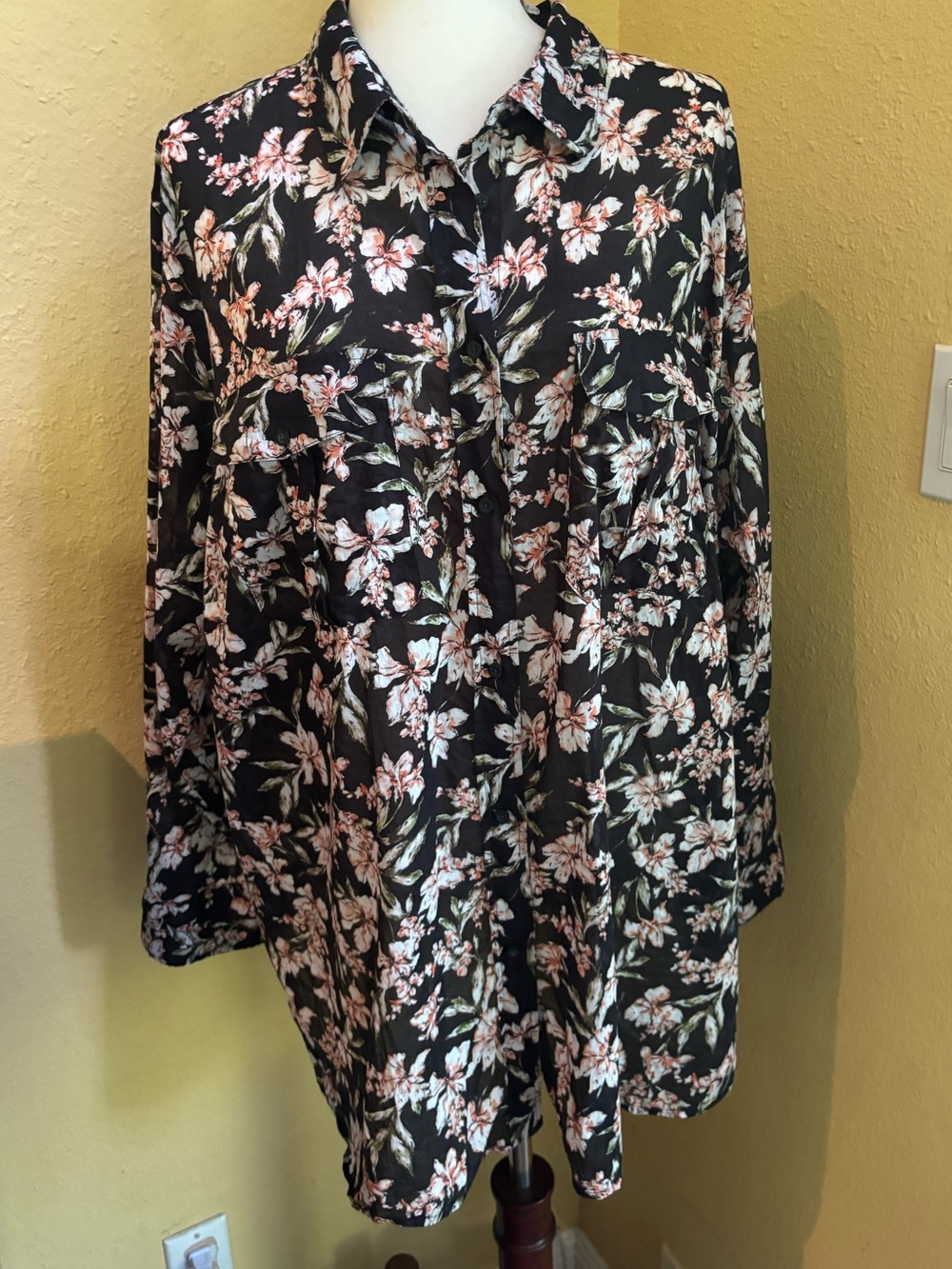 Lauren Ralph Lauren Black Floral sheer Button-Upwith Pink & Cream Flower. 2X